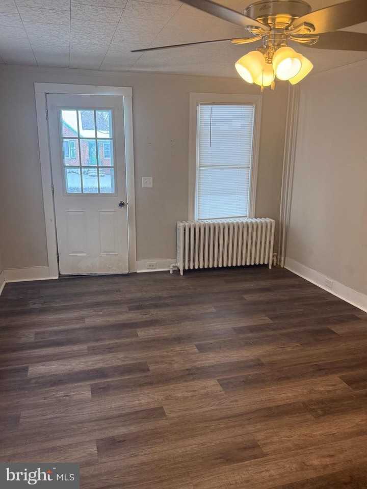 44 Eighth St - Photo 3 of 24