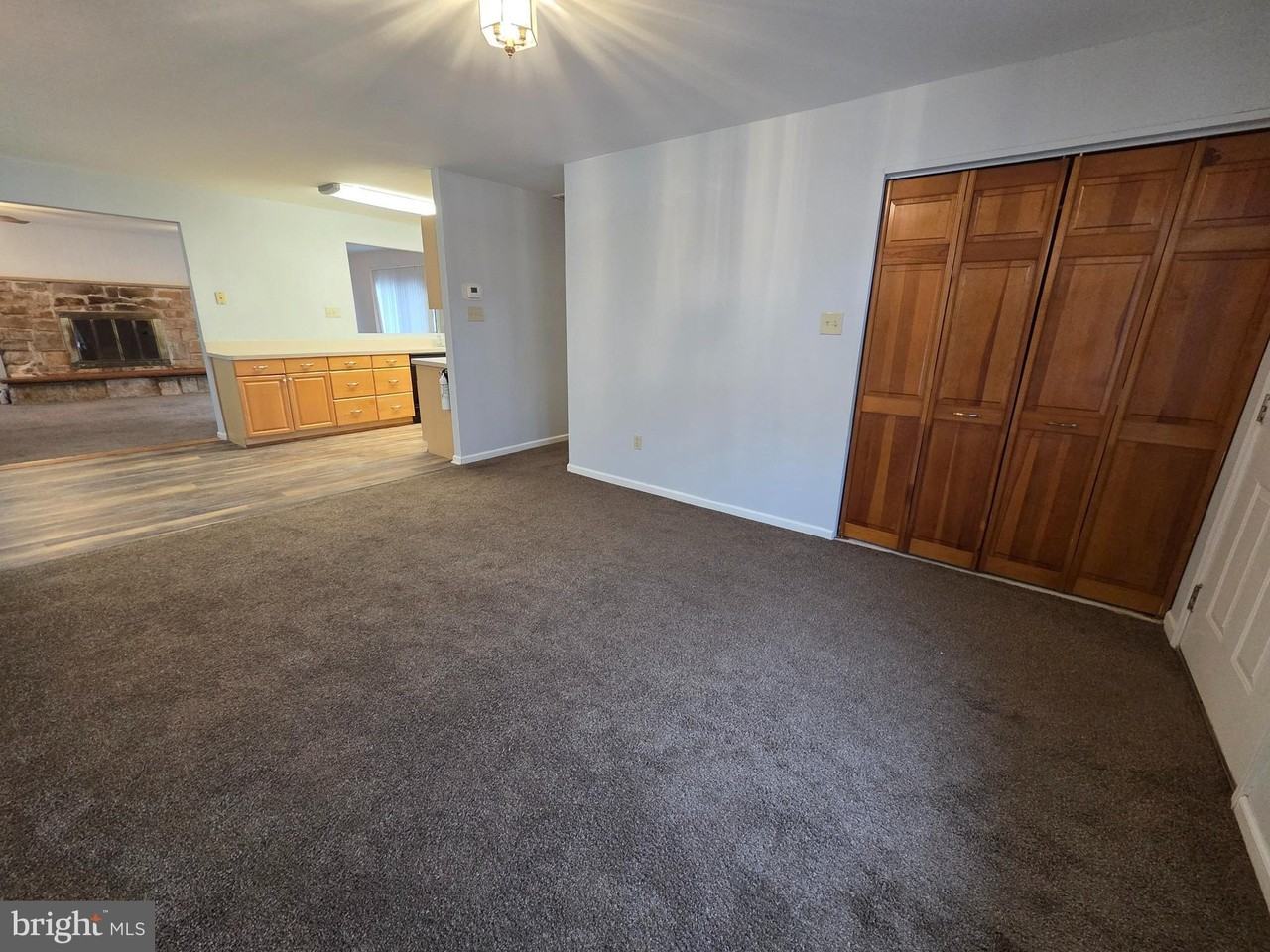 212 Allendale Dr - Photo 3 of 10