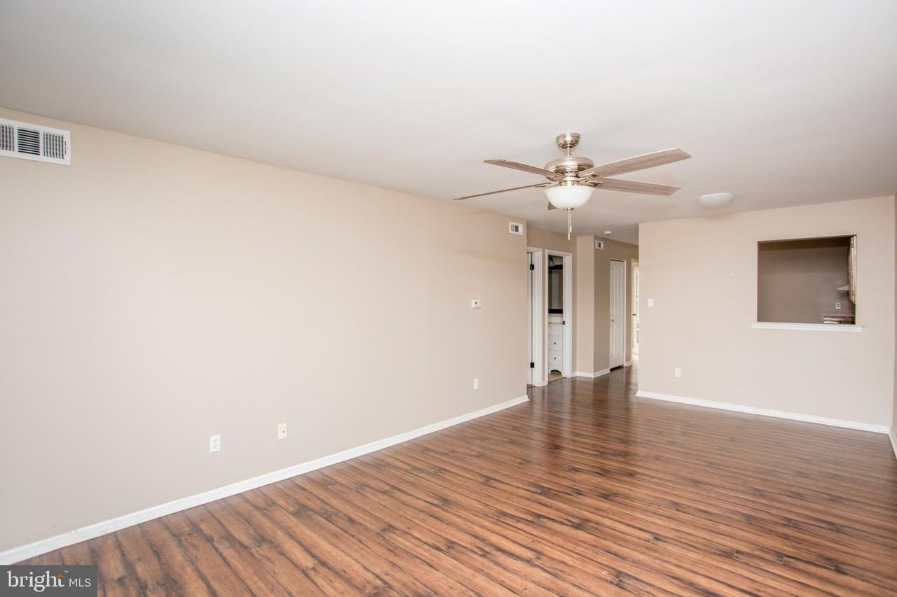 10014 Beacon Hill Dr - Photo 7 of 50