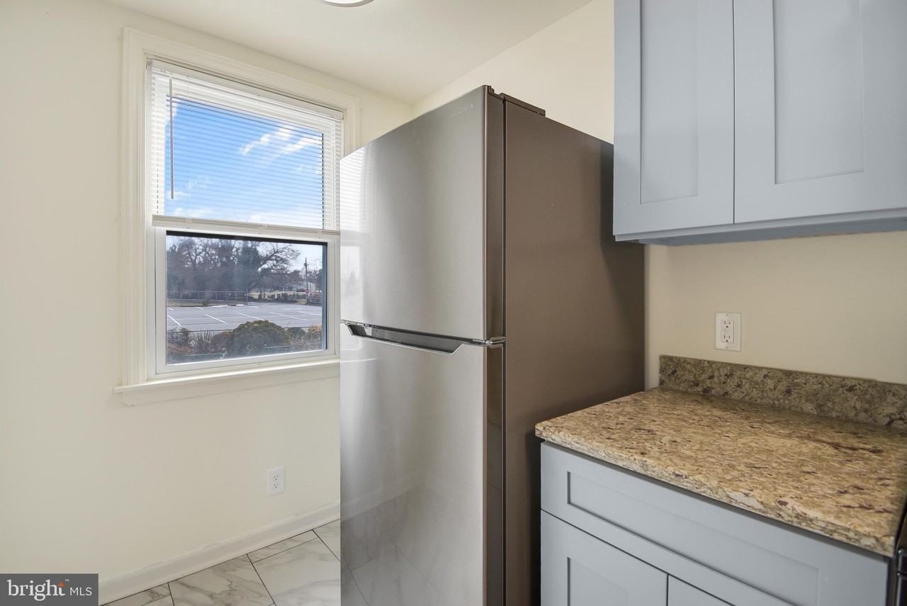 666 Rively Ave - Photo 5 of 15