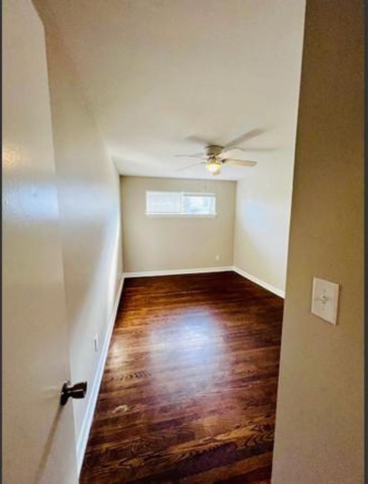 217 Mountain Ave Sw #2 - Photo 7 of 9