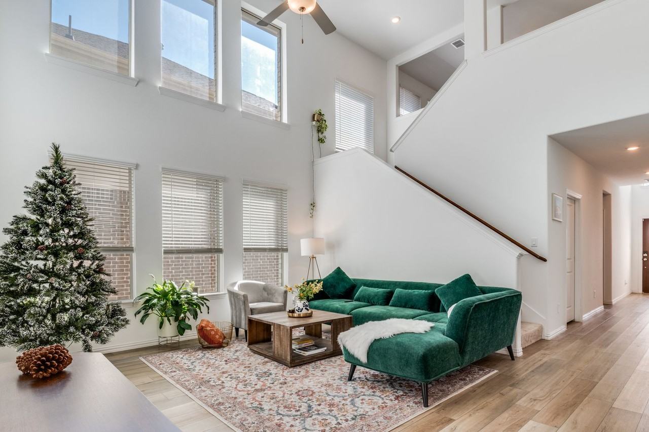 5342 Riverwalk Pkwy - Photo 3 of 12