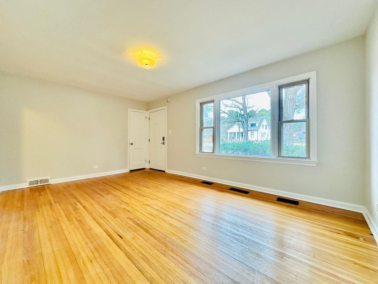 2915 Fawn Ave - Photo 6 of 42