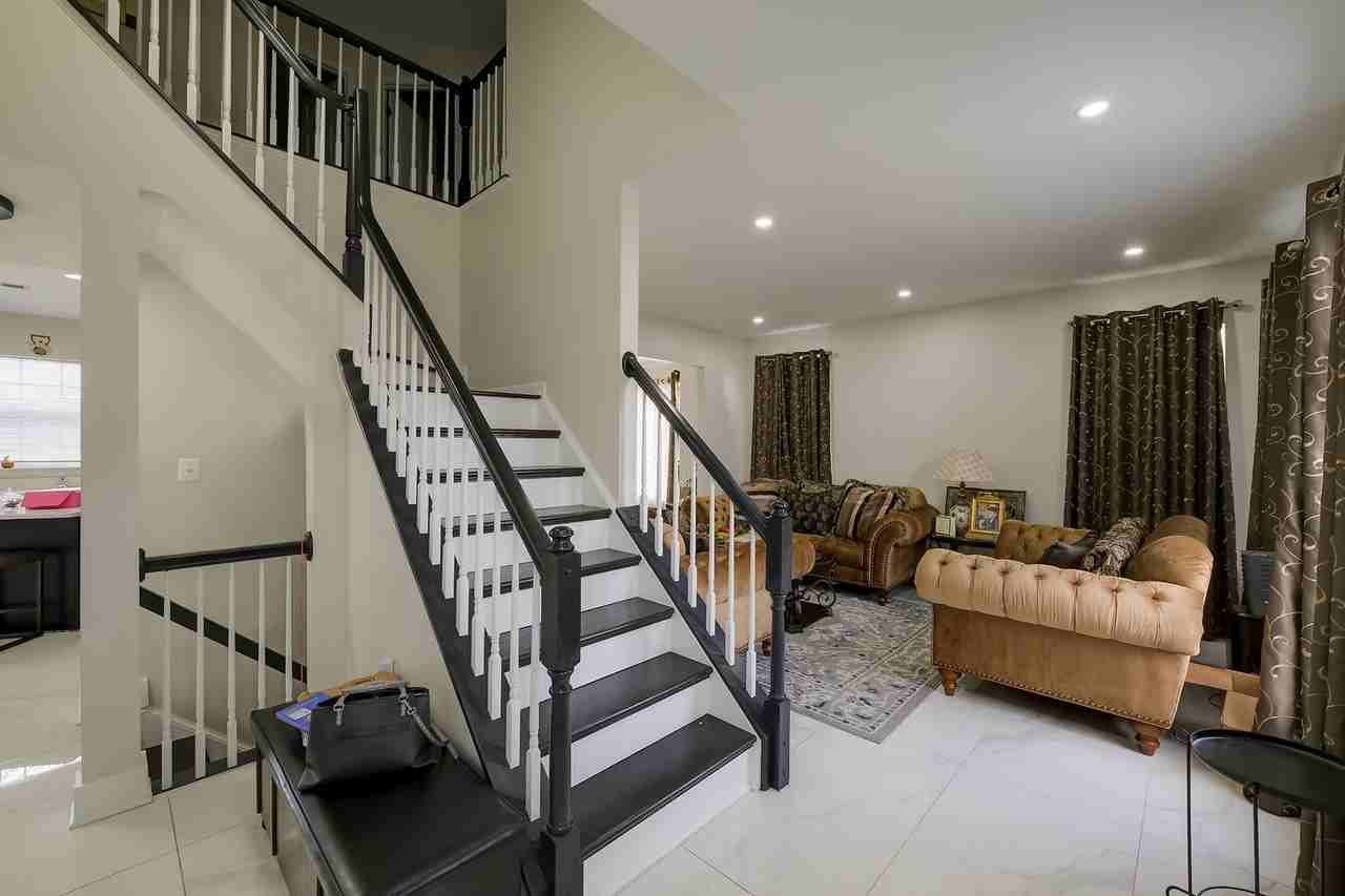 601 Crossover Ct - Photo 3 of 50