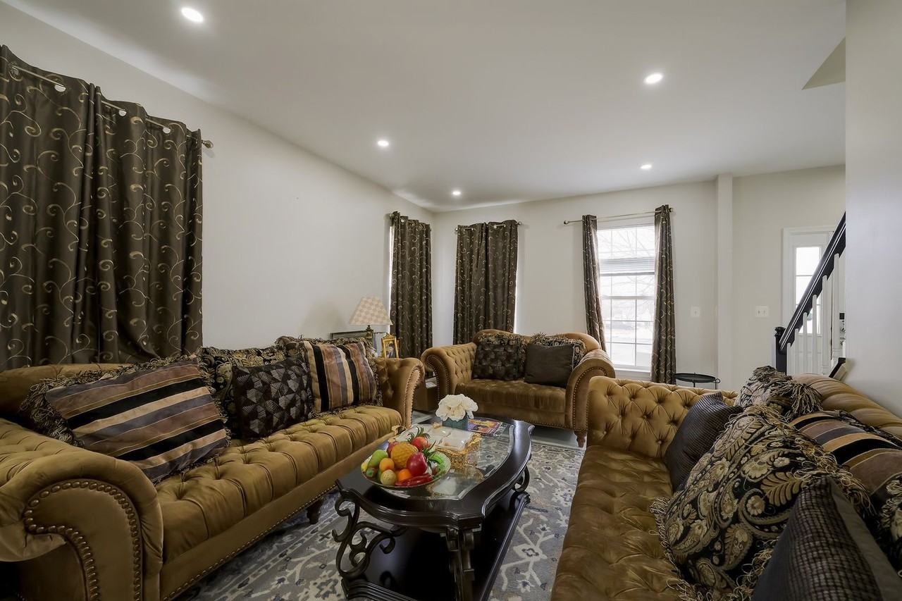 601 Crossover Ct - Photo 4 of 50