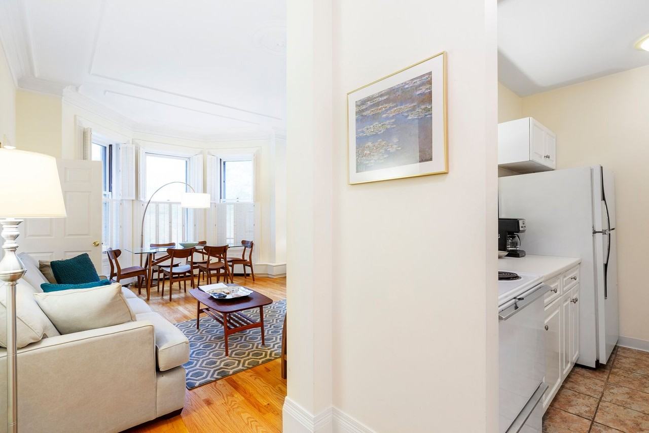 394 Commonwealth Ave - Photo 5 of 19