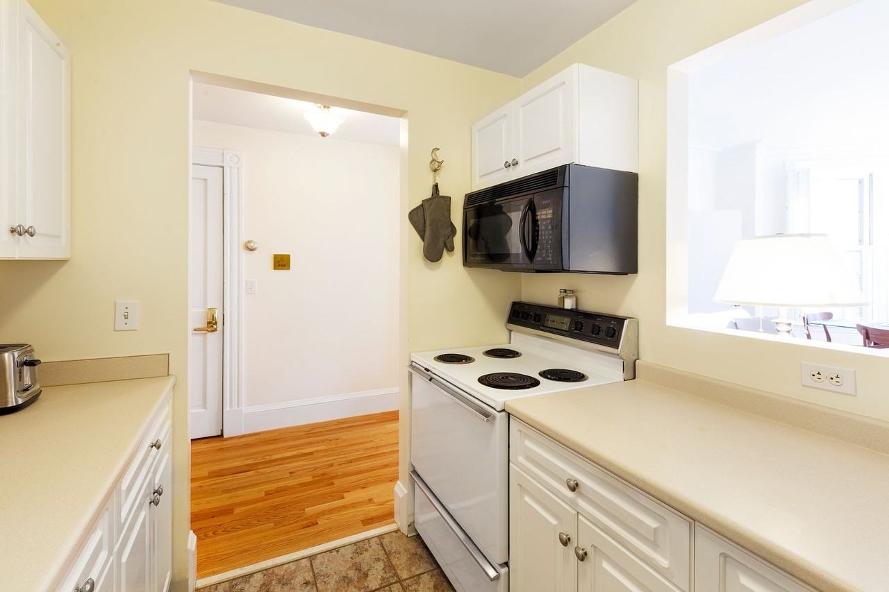 394 Commonwealth Ave - Photo 7 of 19