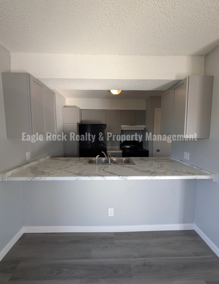 2225 S 116th East Ave - Photo 7 of 30