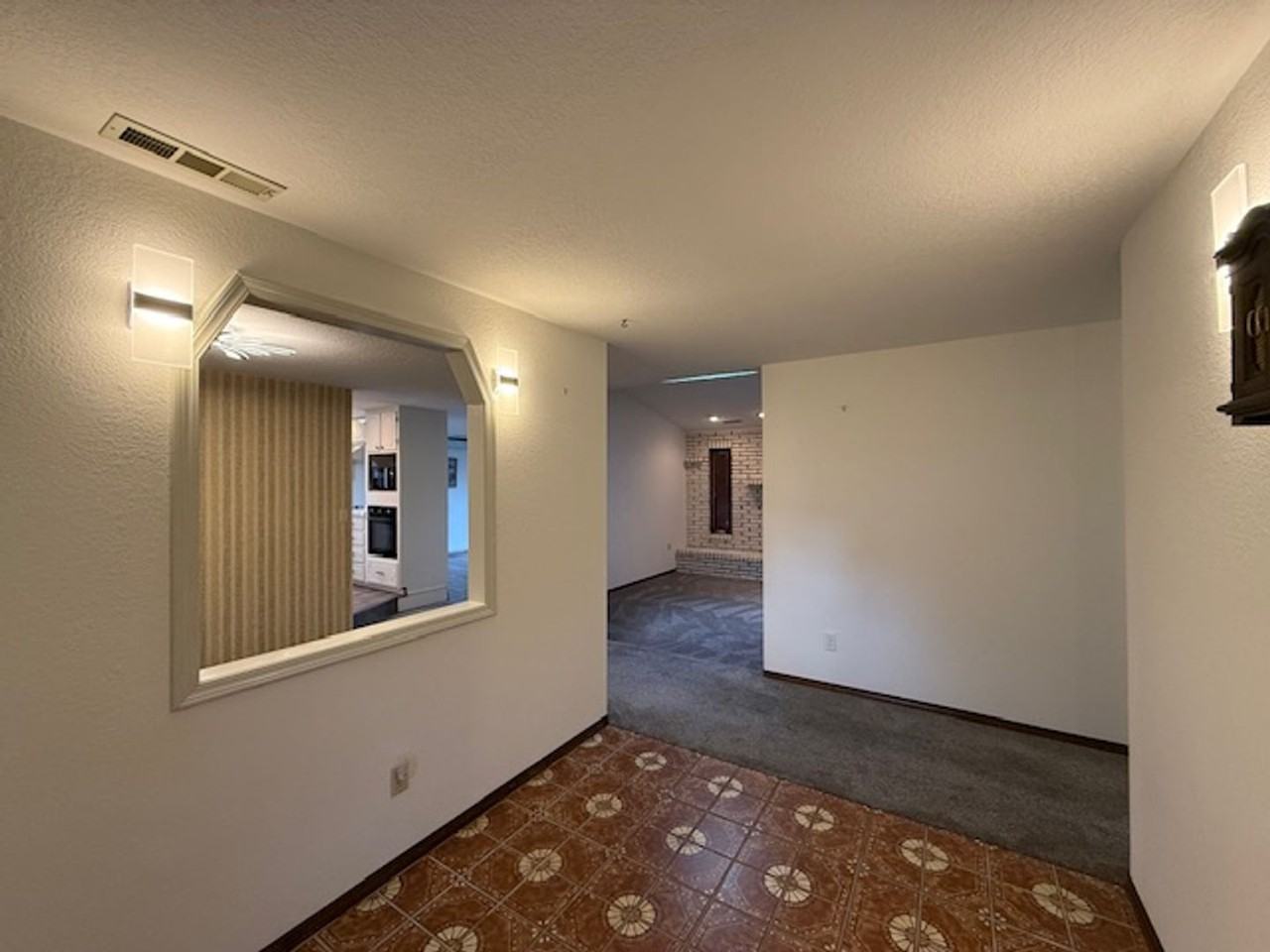 2045 Hayes St - Photo 3 of 50