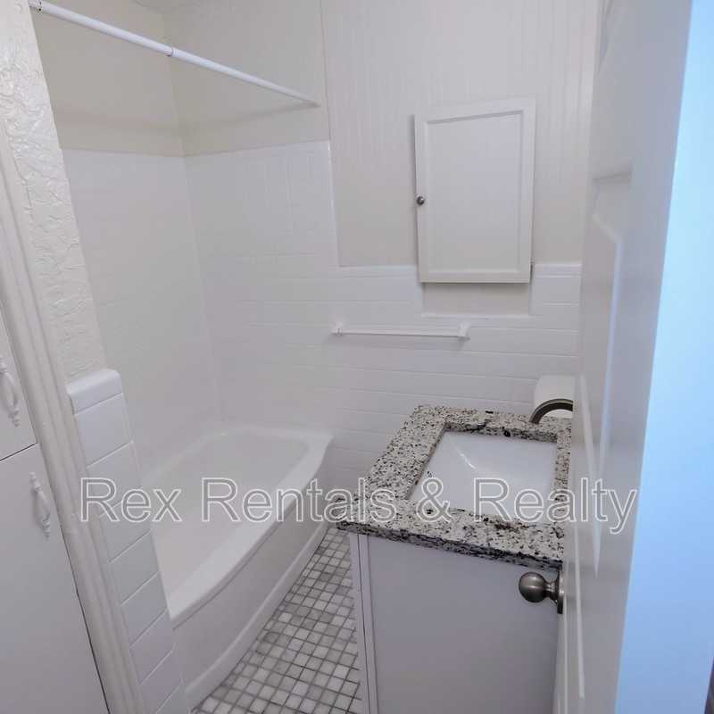 2230 Grove St S - Photo 7 of 22