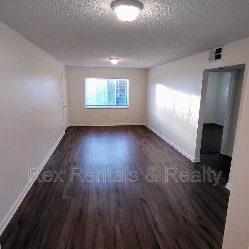 2820 Dupont St S #201 - Photo 5 of 16