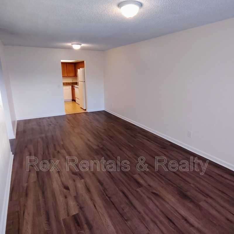 2820 Dupont St S #201 - Photo 7 of 16