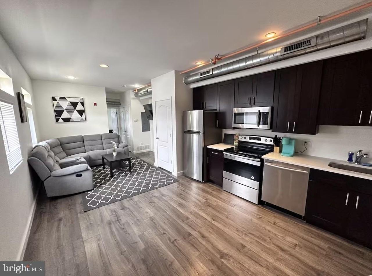 117 W Girard Ave #1 - Photo 6 of 11