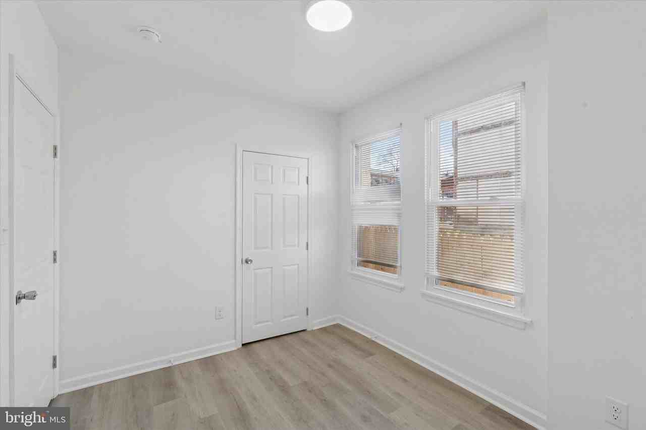 3827 Cambridge St Unit 1 - Photo 4 of 7