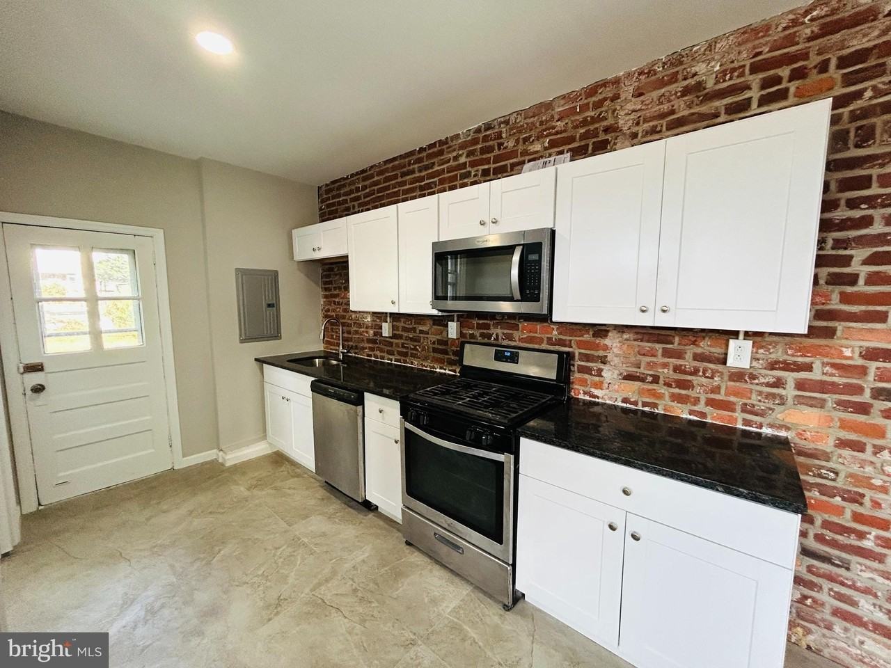 326 Fountain St Apt 2 - Photo 3 of 21