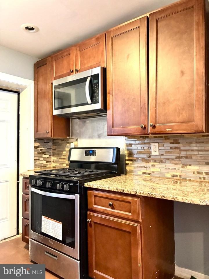 4415 Brown St - Photo 6 of 18