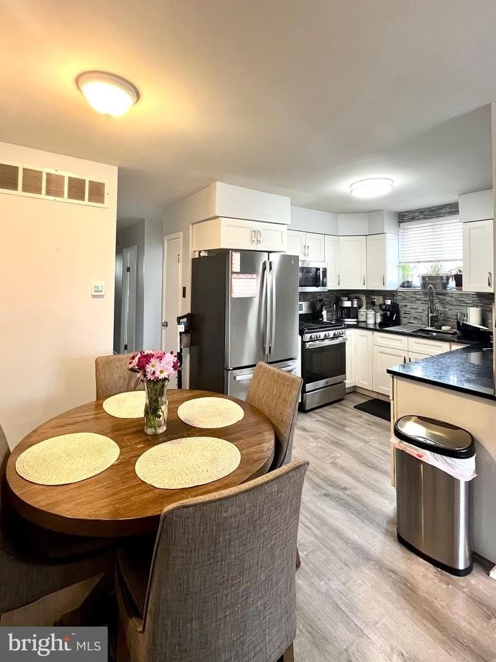 4308 Mcmenamy St - Photo 4 of 15