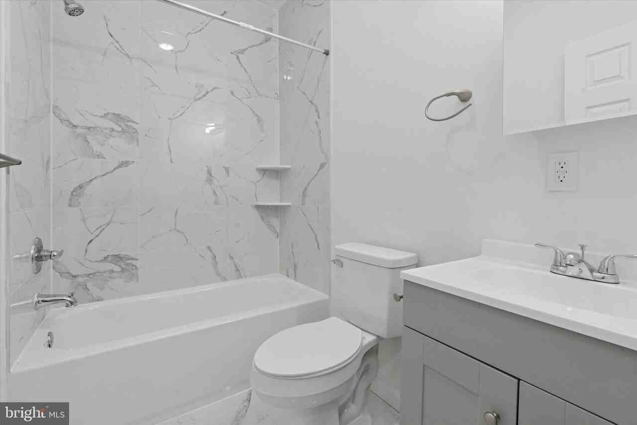 3827 Cambridge St Unit 2 - Photo 6 of 9