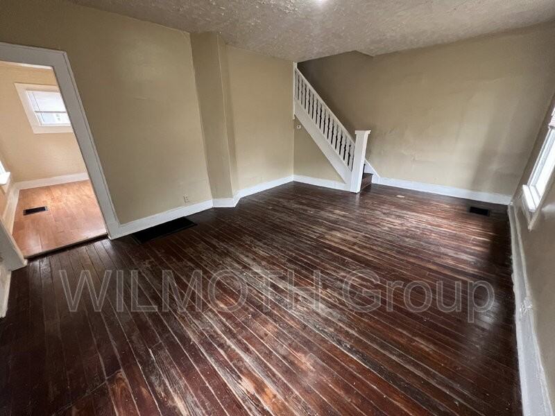 2821 E 13th St - Photo 2 of 21
