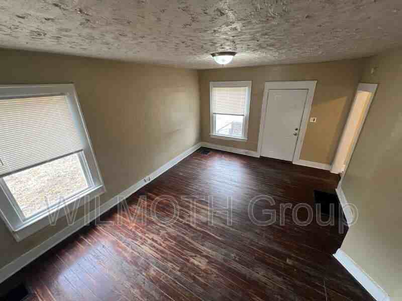 2821 E 13th St - Photo 3 of 21