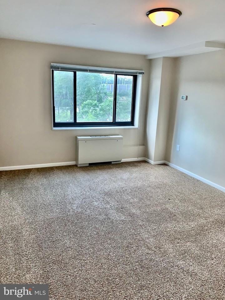 1300 S Arlington Ridge Rd Apt 205 #205 - Photo 3 of 18