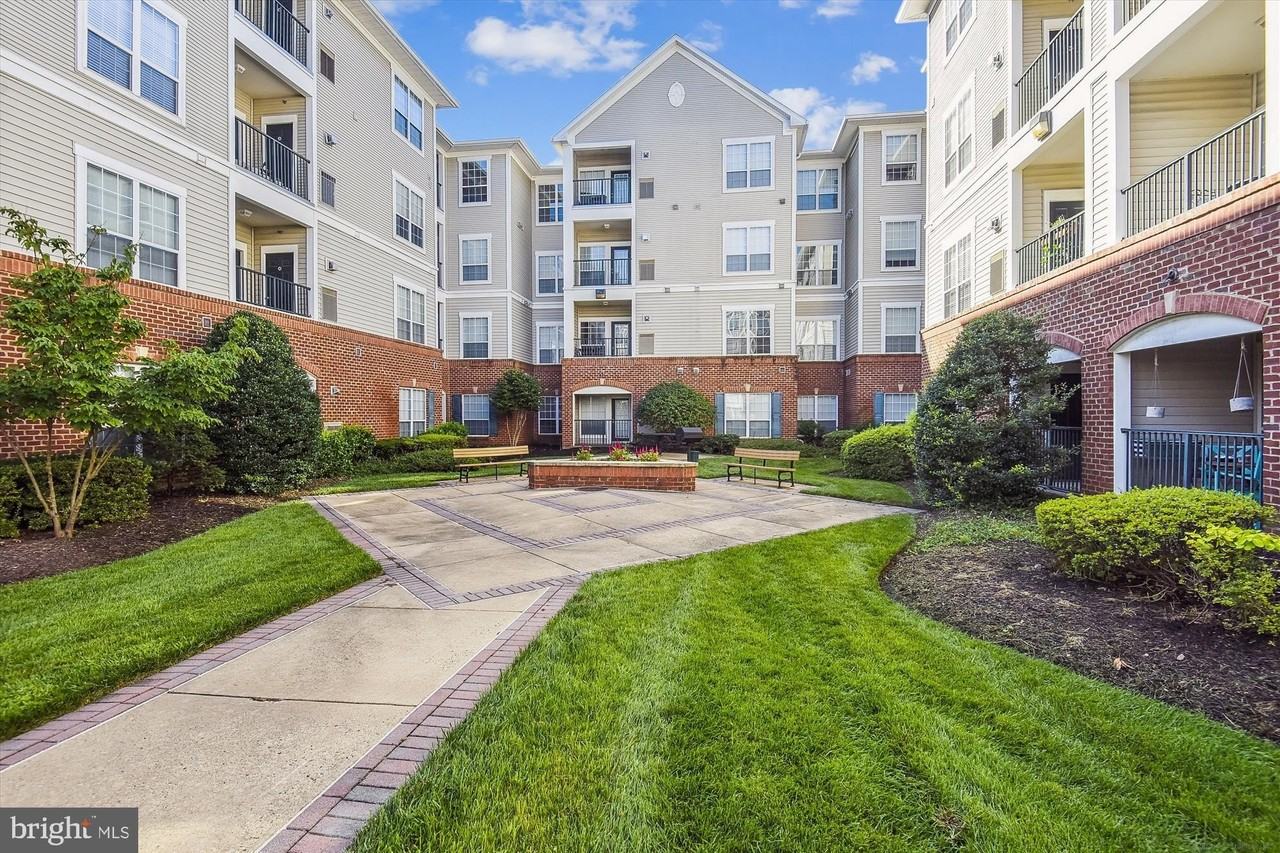 4860 Eisenhower Ave Unit 297 - Photo 3 of 50