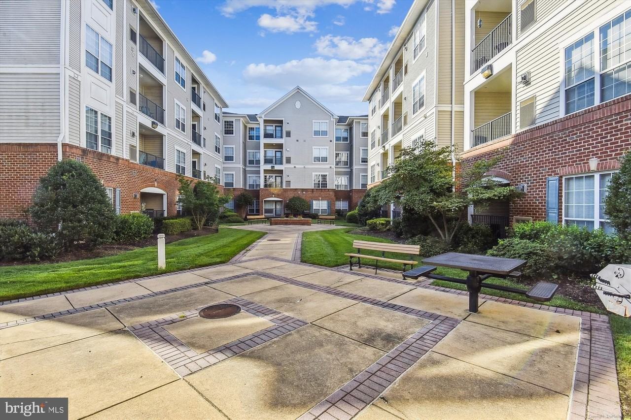 4860 Eisenhower Ave Unit 297 - Photo 4 of 50