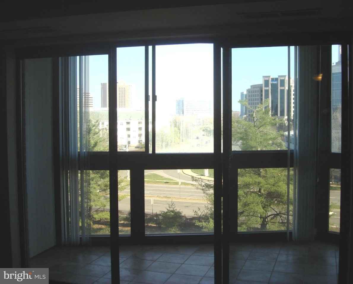 8340 Greensboro Dr #516 - Photo 4 of 35