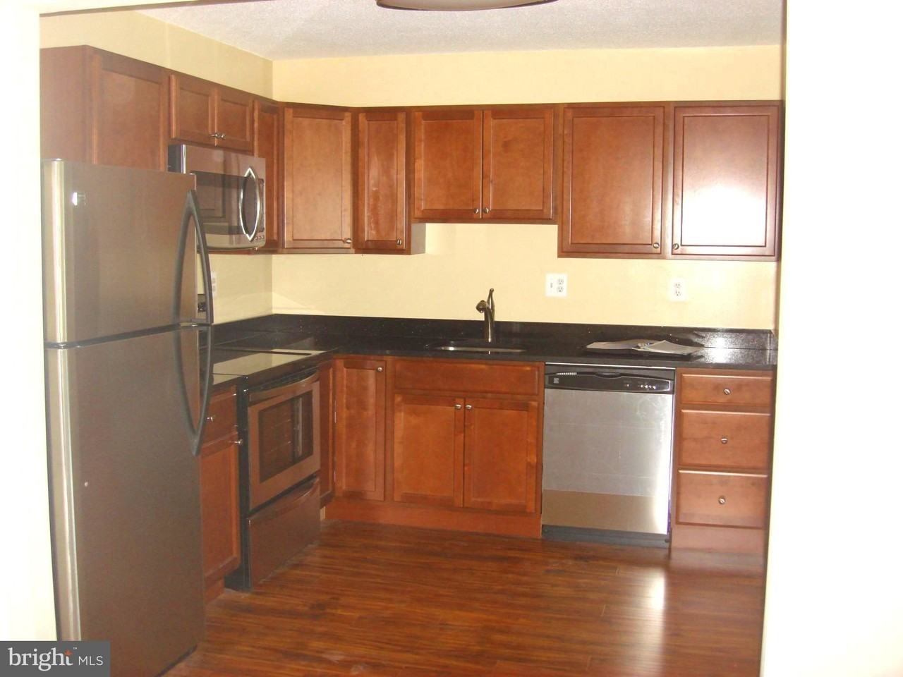 8340 Greensboro Dr #516 - Photo 7 of 35