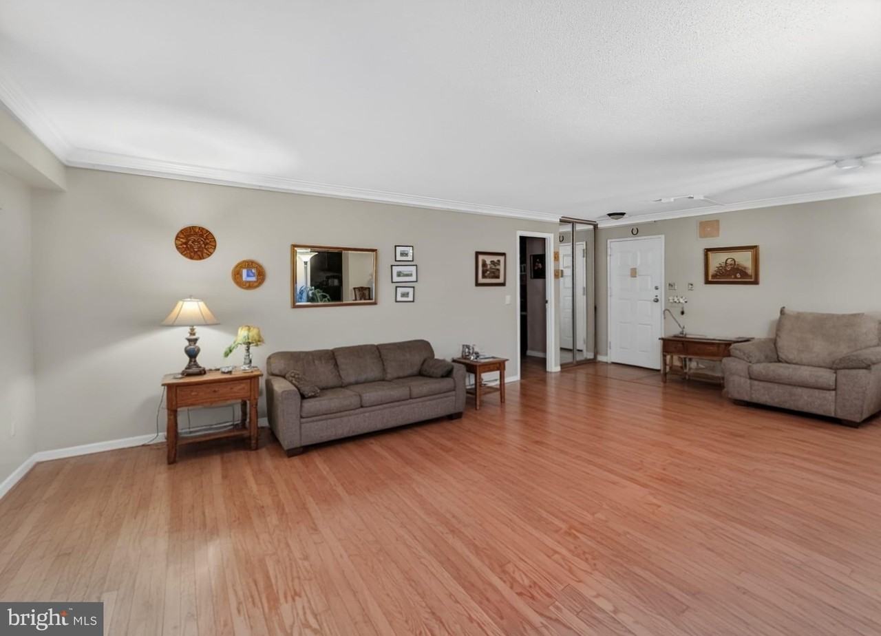 8370 Greensboro Dr Unit 325 - Photo 4 of 36