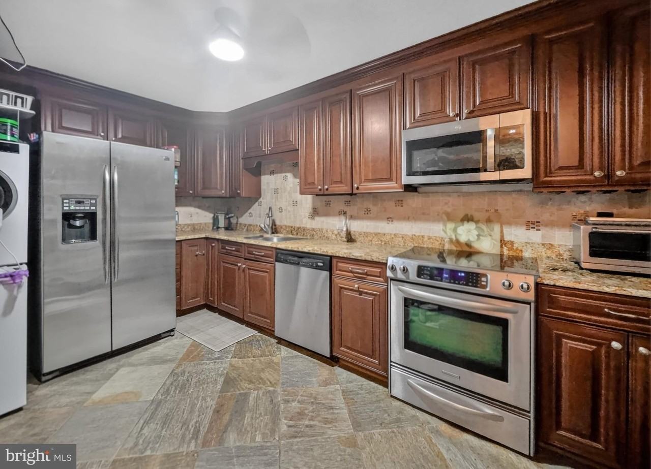 8370 Greensboro Dr Unit 325 - Photo 5 of 36