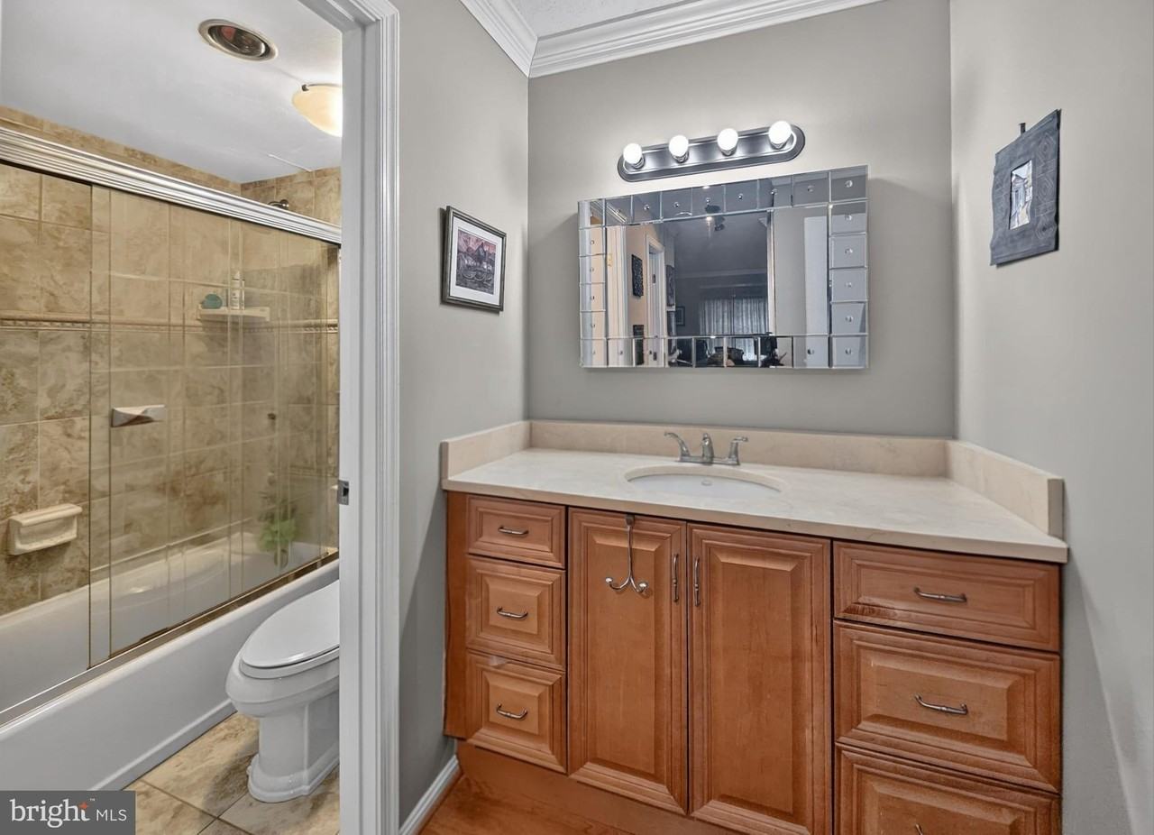 8370 Greensboro Dr Unit 325 - Photo 7 of 36