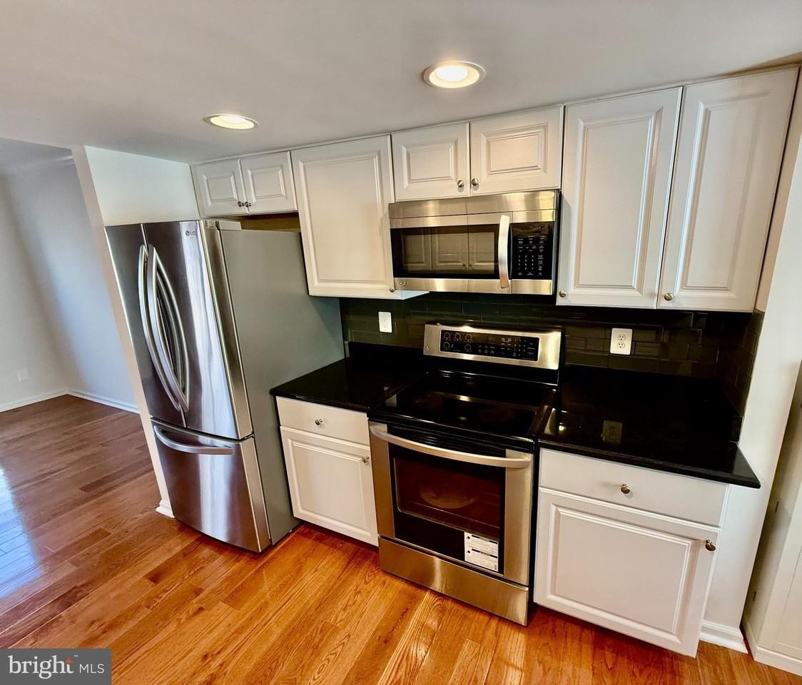 6291 Kerrydale Dr - Photo 6 of 44