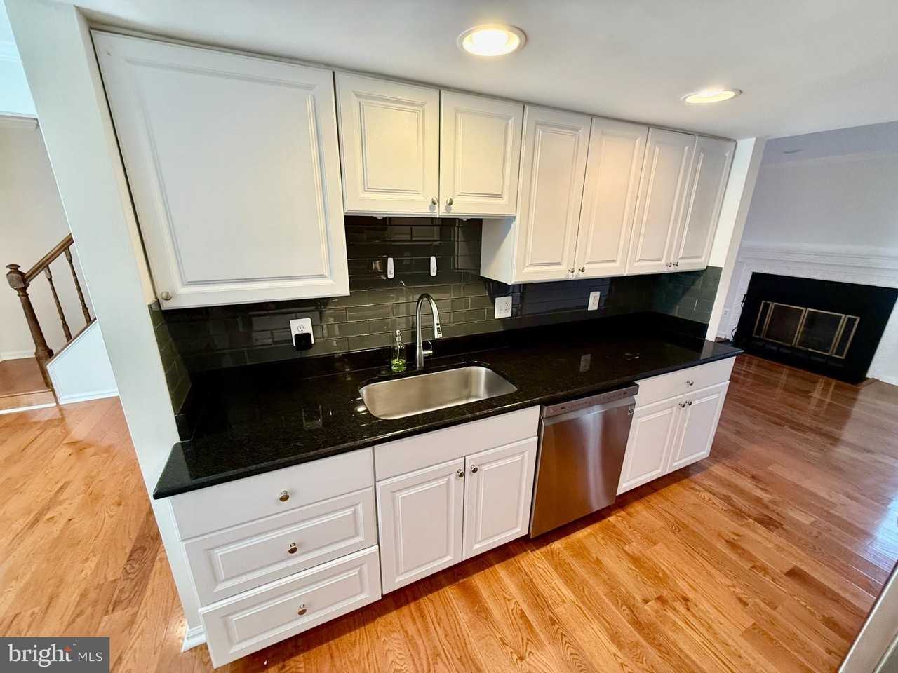 6291 Kerrydale Dr - Photo 7 of 44