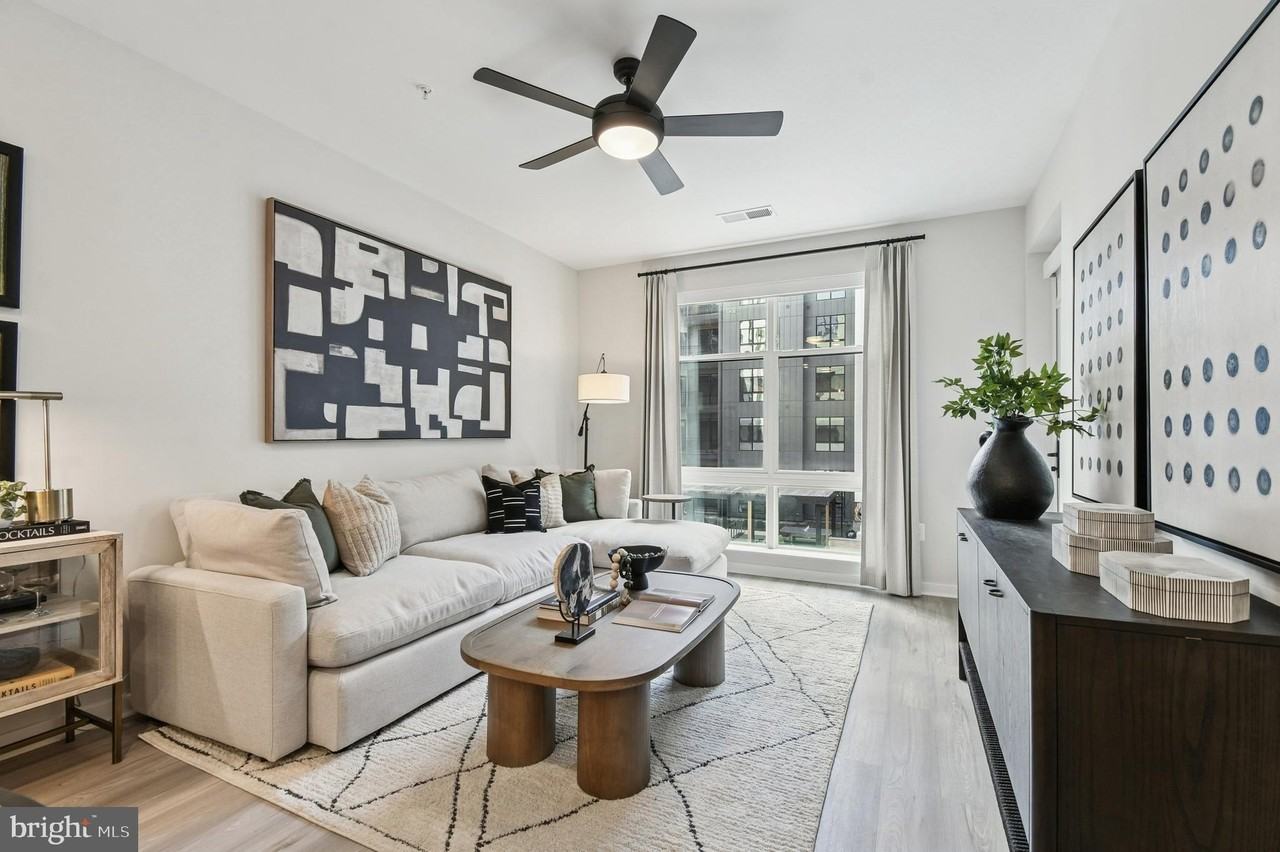 43601 Charitable St Apt 301 - Photo 4 of 19