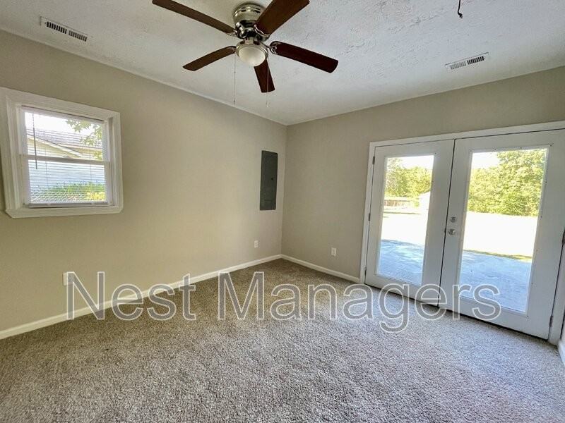 5985 Mcdonald Rd - Photo 7 of 21