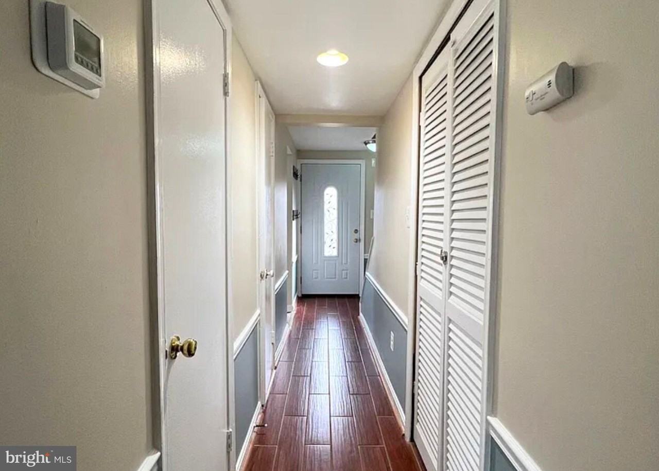 10108 Sabin Dr - Photo 2 of 29