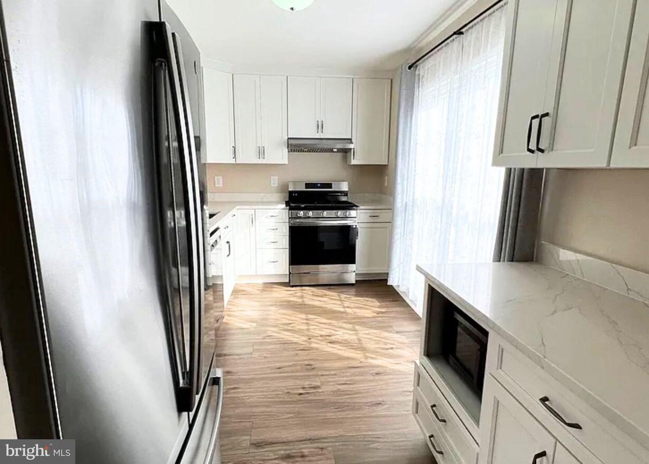 10108 Sabin Dr - Photo 4 of 29