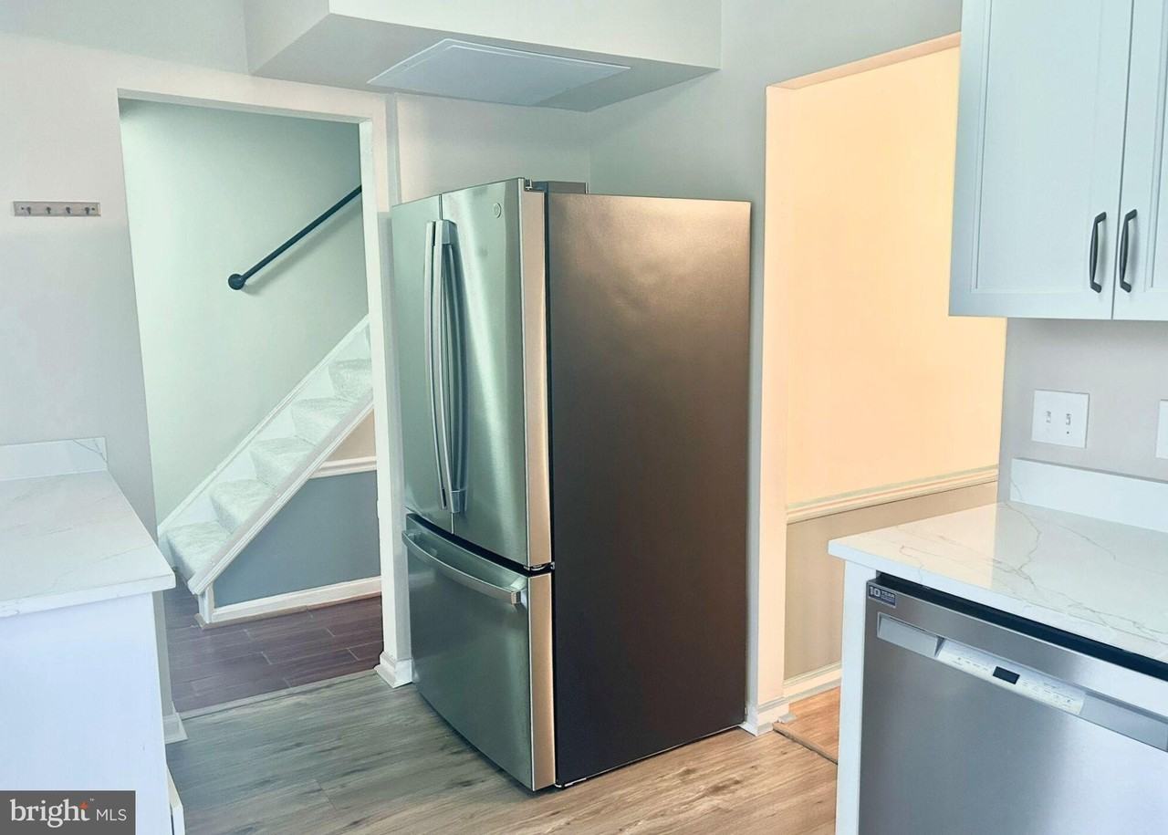 10108 Sabin Dr - Photo 5 of 29