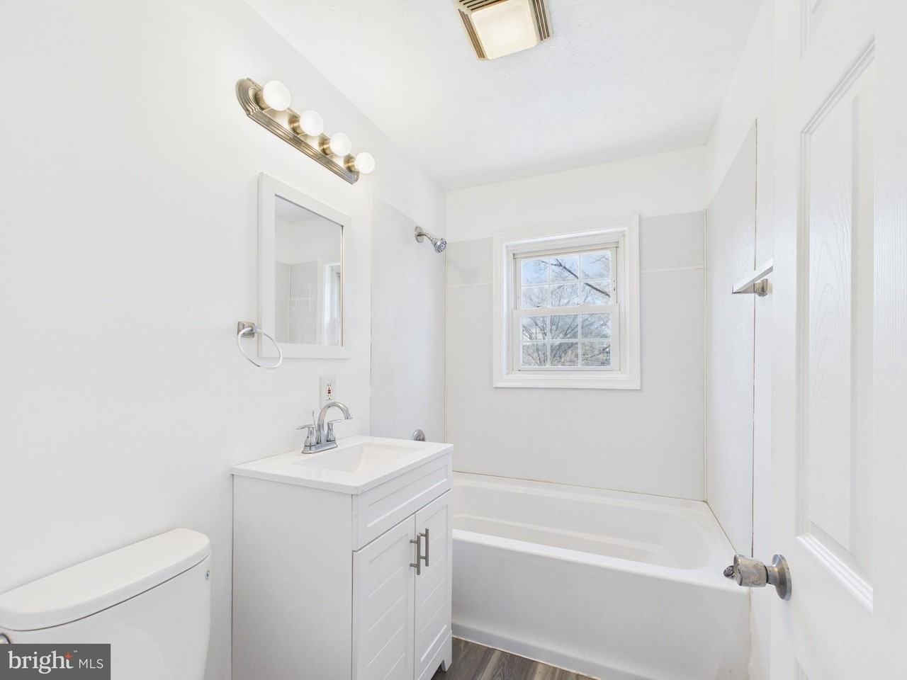 629 Virginia Ave - Photo 5 of 13