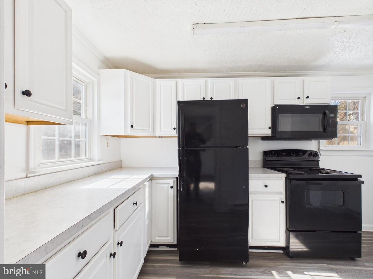 629 Virginia Ave - Photo 7 of 13