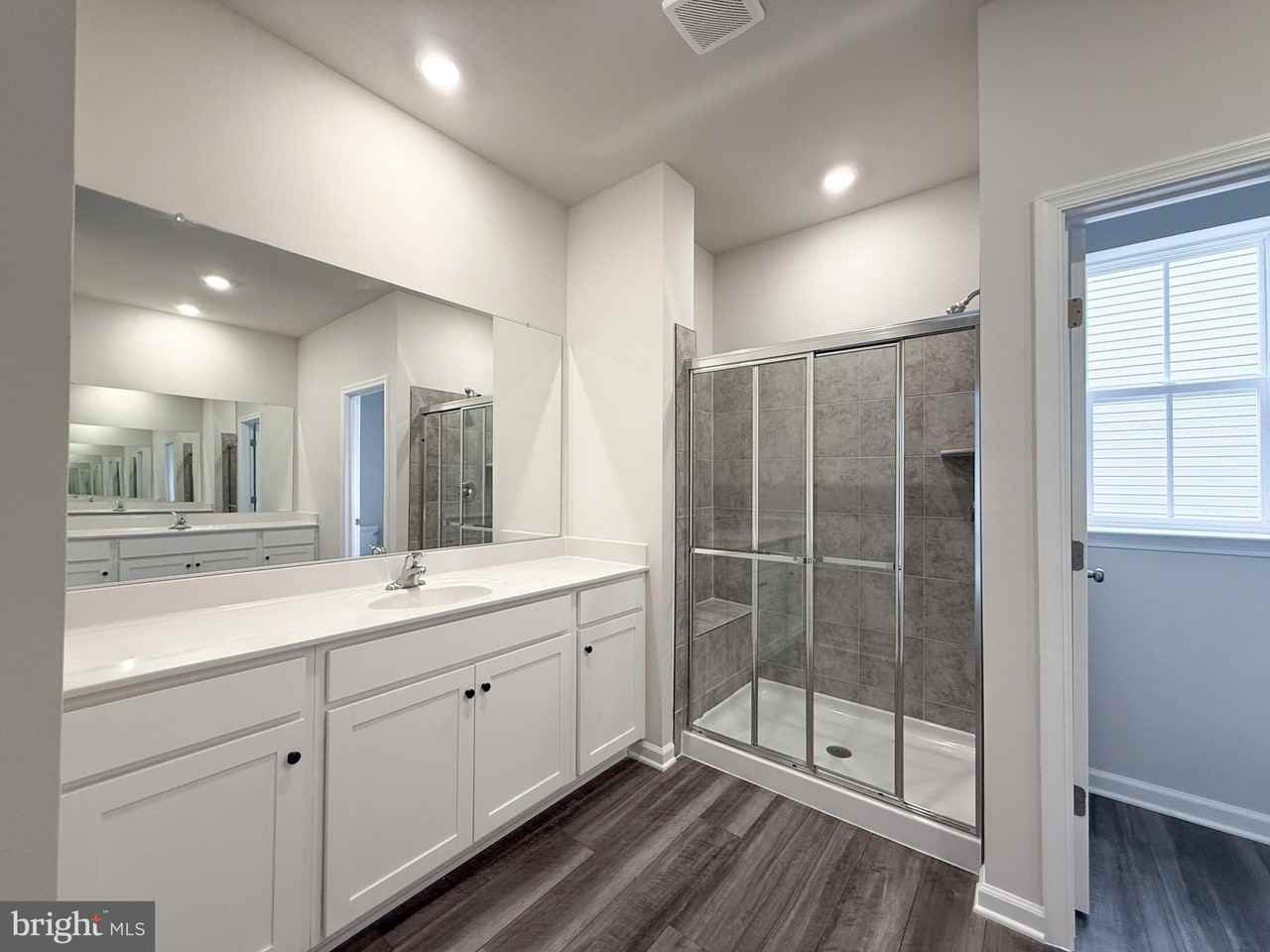 430 SILVER BIRCH Drive - Photo 4 of 11