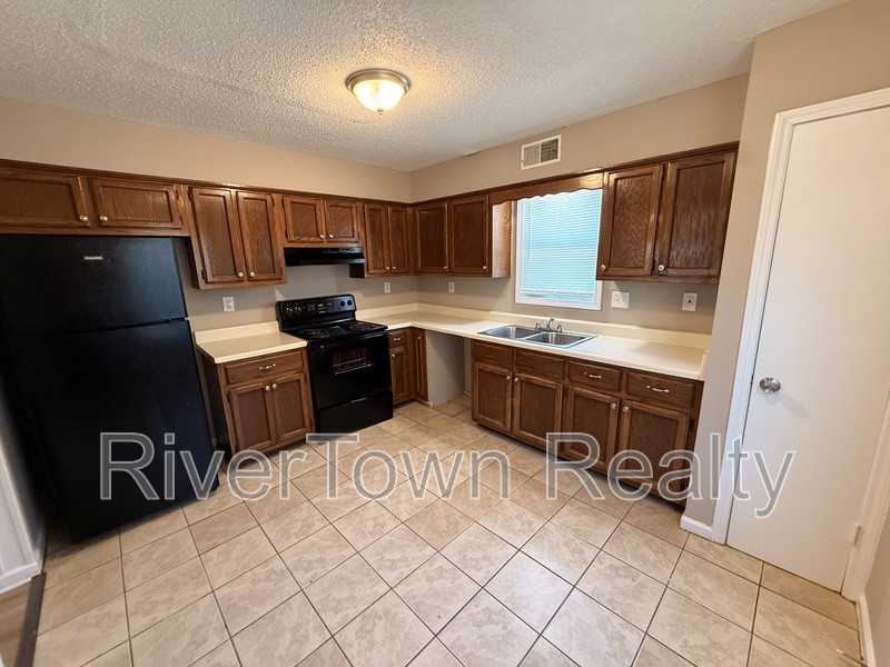 3816 Cedar Path Dr - Photo 3 of 15