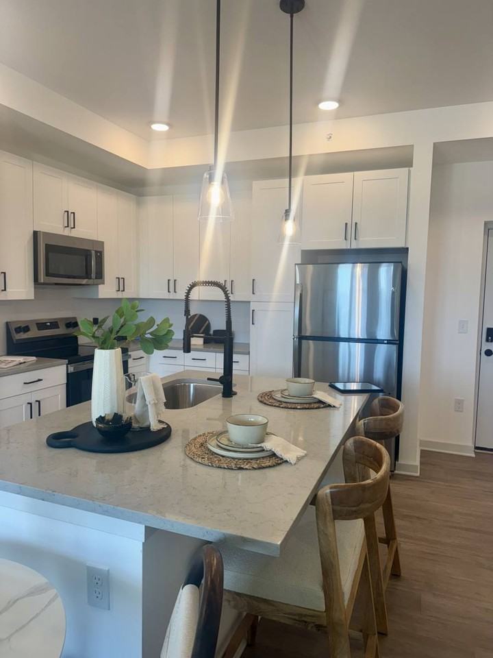 203 W Oak Ave - Photo 7 of 20