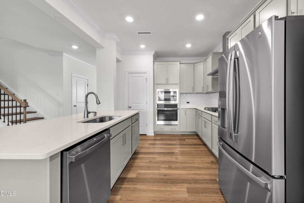 1017 Cassa Clubhouse Way - Photo 4 of 42