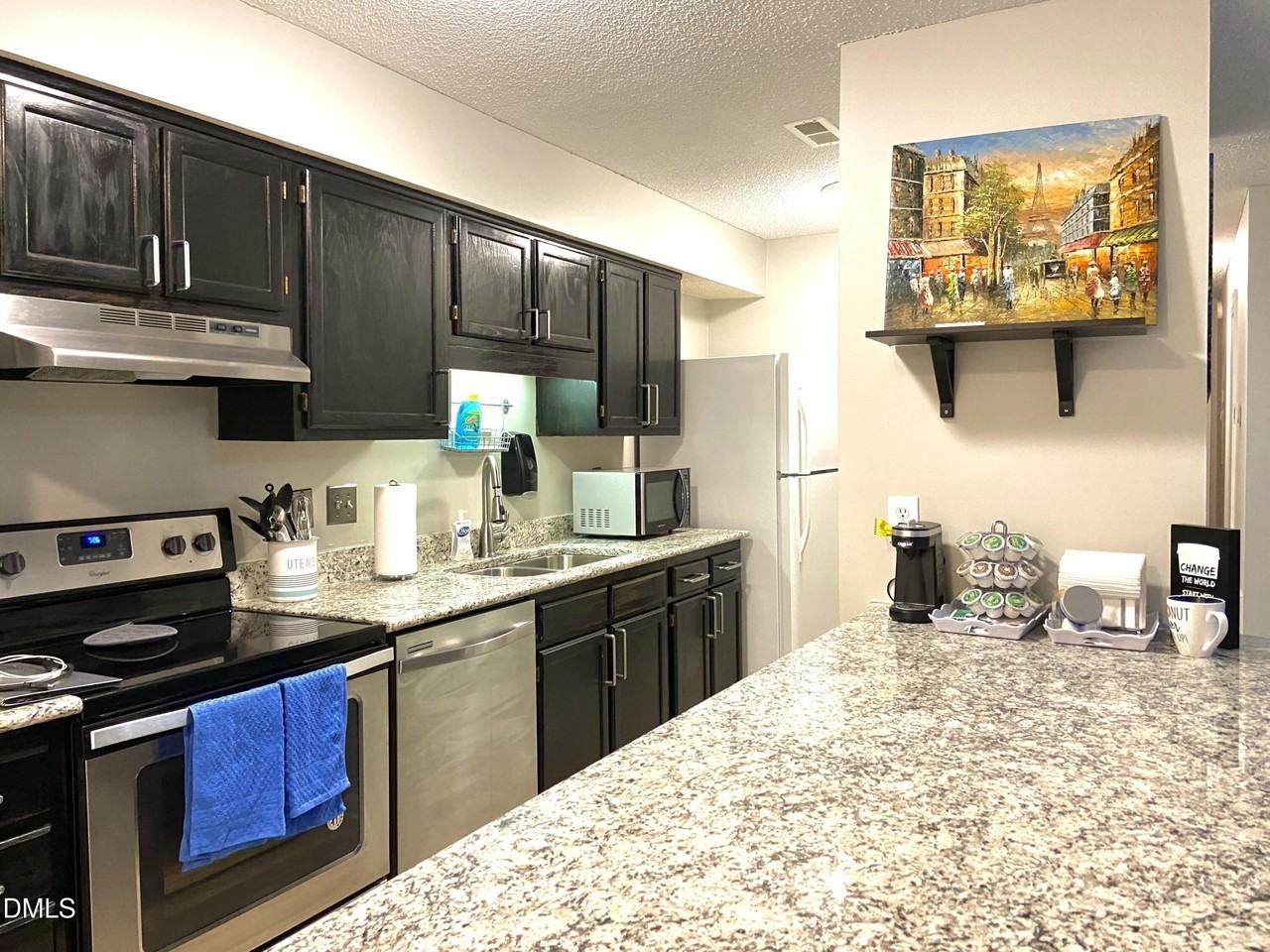 1521 Creekwood Ct Unit 201 - Photo 3 of 6