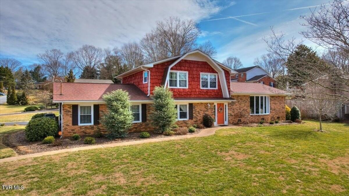 601 Meadow Ln - Photo 2 of 20