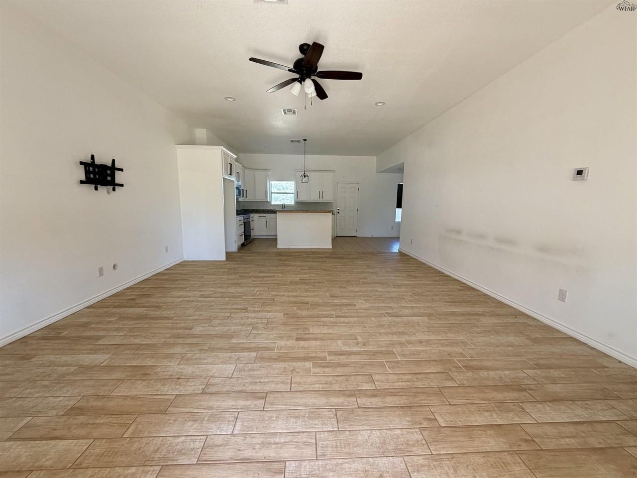 3258 Northwest Dr - Photo 6 of 29