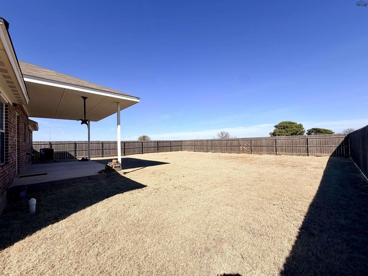 3258 Northwest Dr - Photo 7 of 29