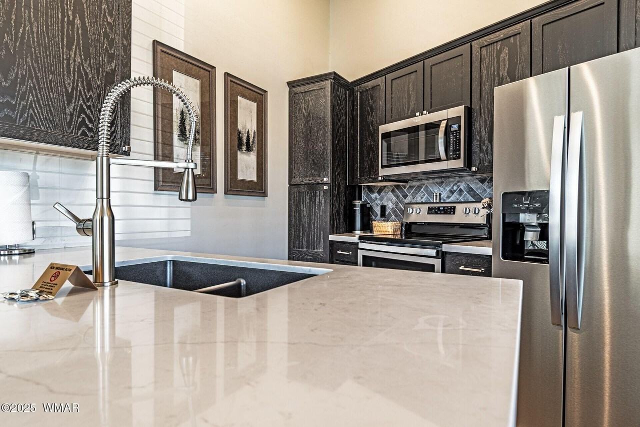 3350 W Sugar Pine Way - Photo 4 of 11